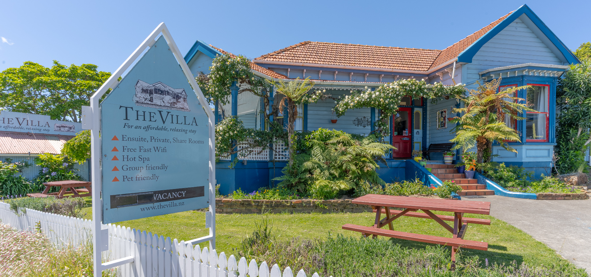Front Exterior View Of The Villa Backpackers Lodge In Picton Marlborough NZ