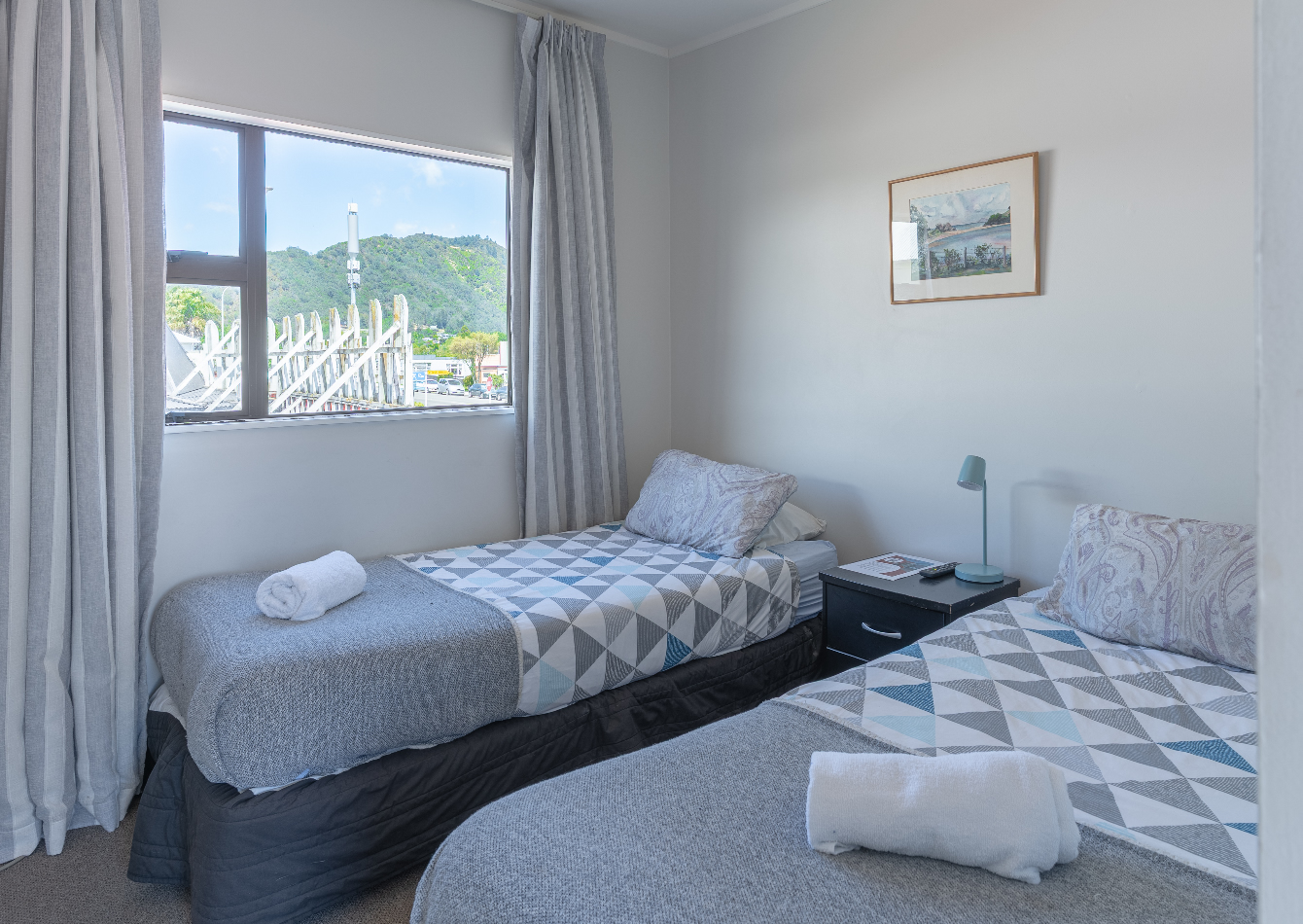 Overview Of Ensuite Room At The Villa Backpackers Lodge In Picton Marlborough NZ