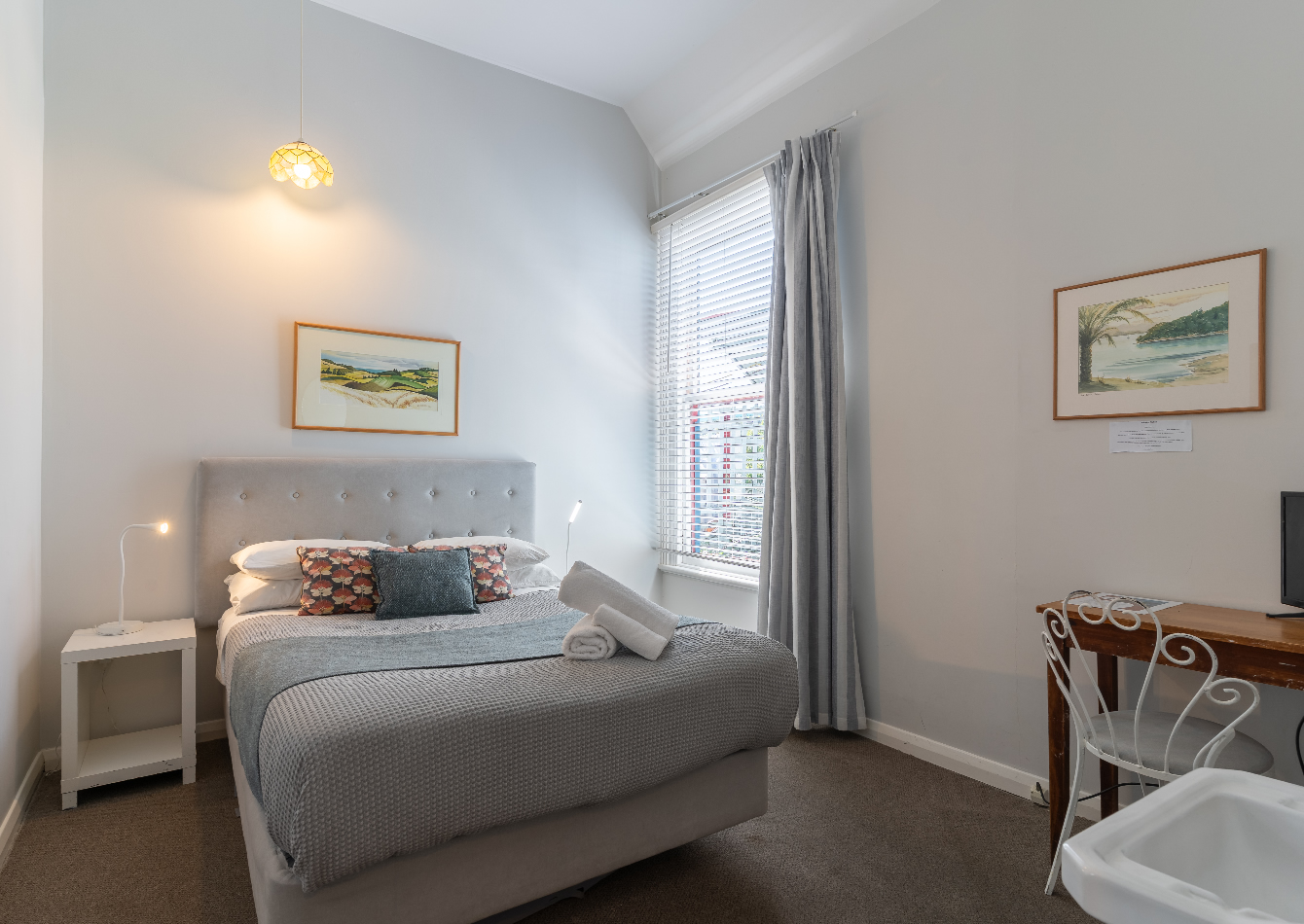 Overview Of Private Room At The Villa Backpackers Lodge In Picton Marlborough NZ
